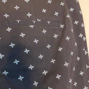 PRICE DROP: $9: A New Day, Size 4, Black Capri stretch pants. Blk w/ wht design.